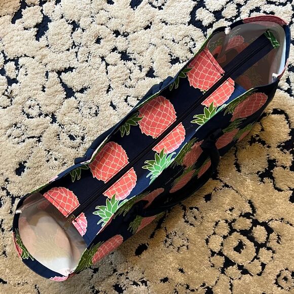 Simply Southern large beach/travel bag- navy and pink pineapple EUC - Picture 10 of 14